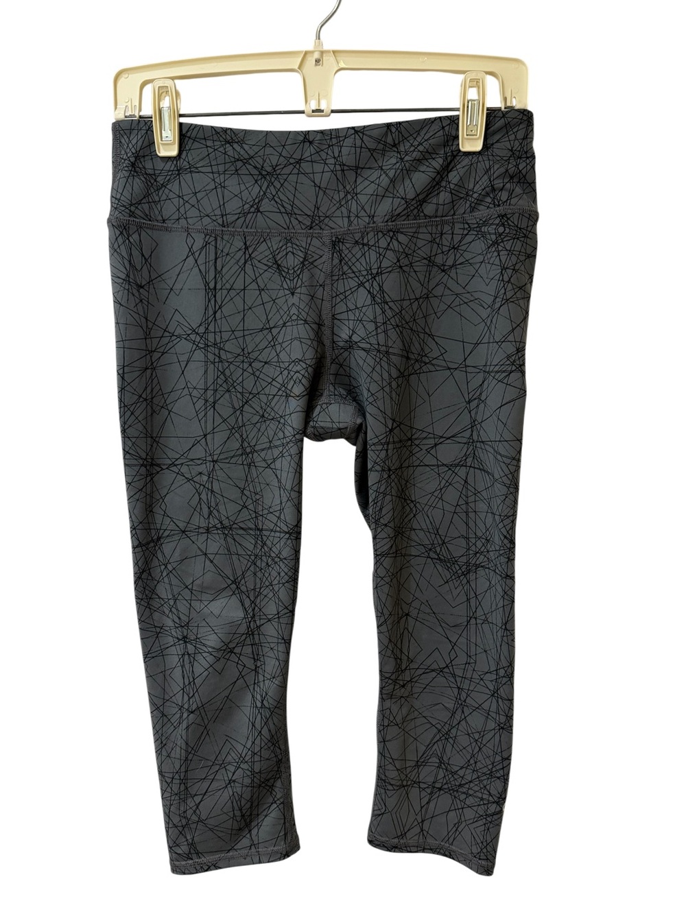 ALO Gray Capris Leggings with Black Abstract Line Pattern size medium